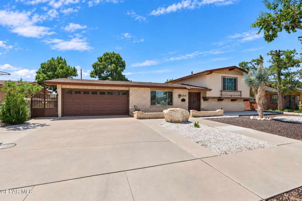 Photo of 8808 SHAVER Drive, El Paso, TX 79925 (MLS # 950162)
