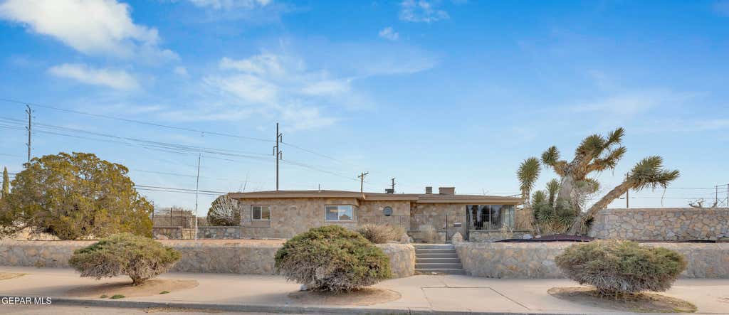 Photo of 2500 HAWLEY Circle, El Paso, TX 79903 (MLS # 948750)