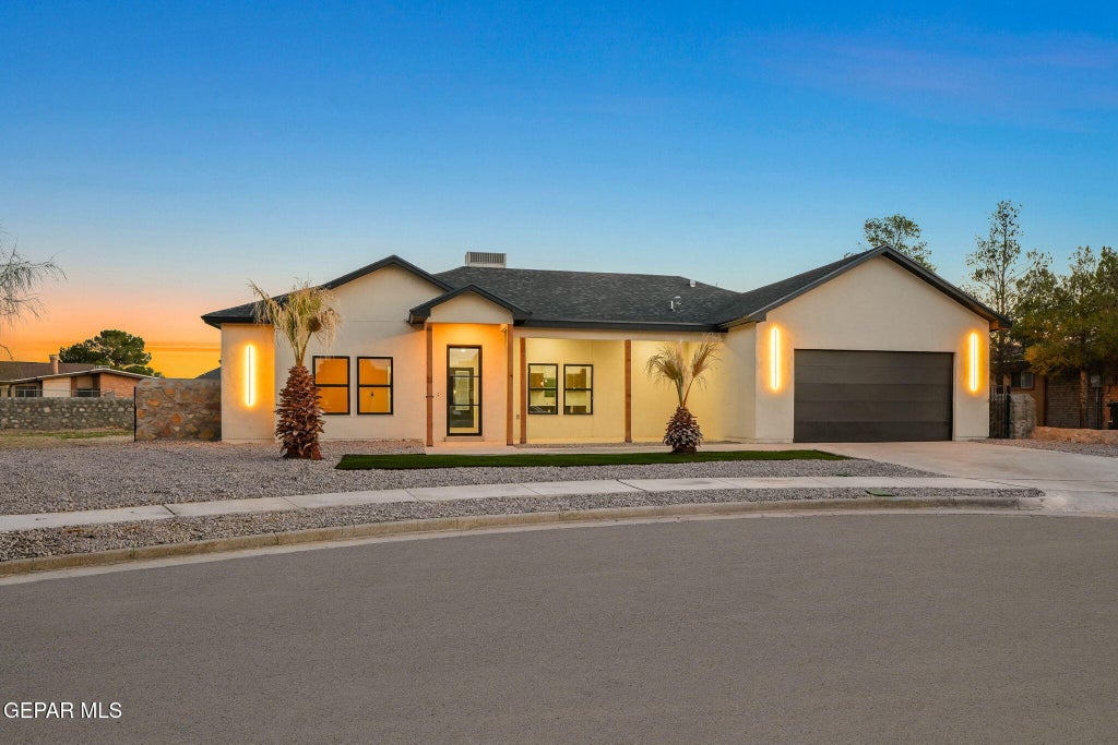 Photo of 15352 Fairwood Court, Horizon City, TX 79928 (MLS # 952811)
