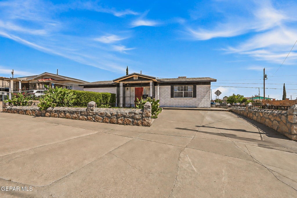 Photo of 3431 WICKHAM Avenue, El Paso, TX 79904 (MLS # 947235)