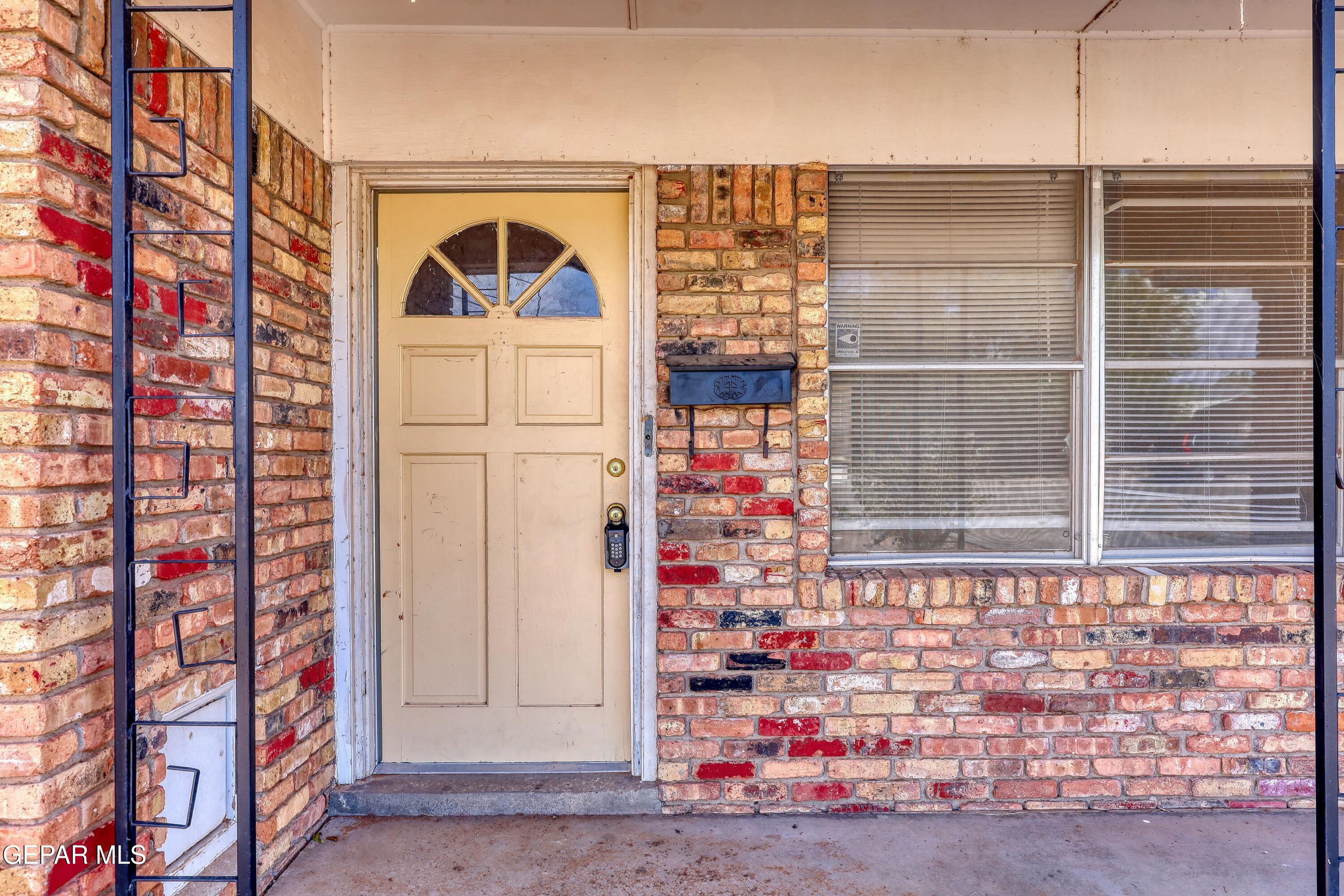 5548 Pembroke Lane