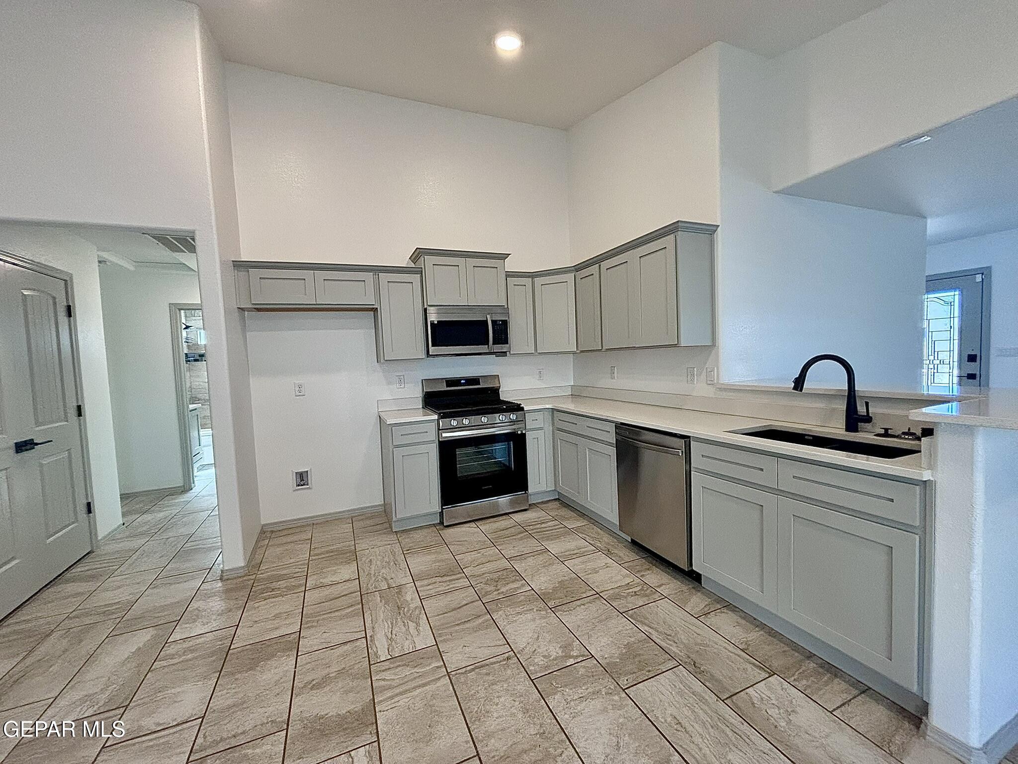 4828 MARISABEL AZCARATE Street