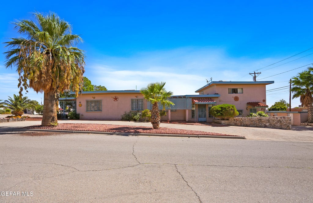 Photo of 3000 MOUNTAIN Avenue, El Paso, TX 79930 (MLS # 953122)