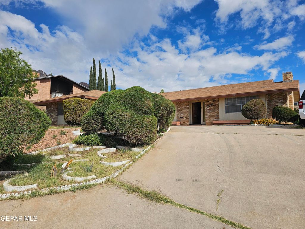 Photo of 3101 Parknorth Drive, El Paso, TX 79904 (MLS # 942890)