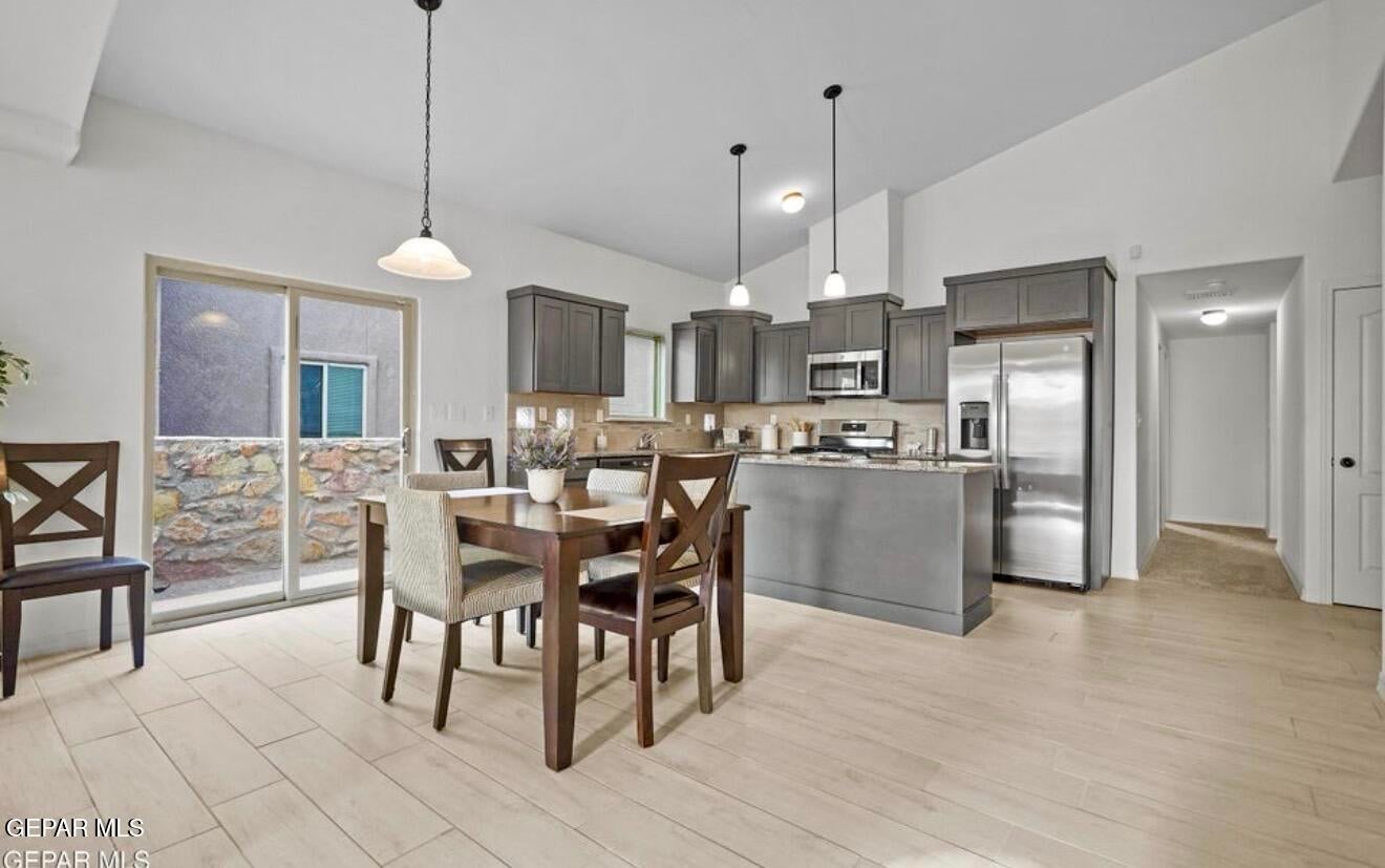 528 CEDARWOOD Drive