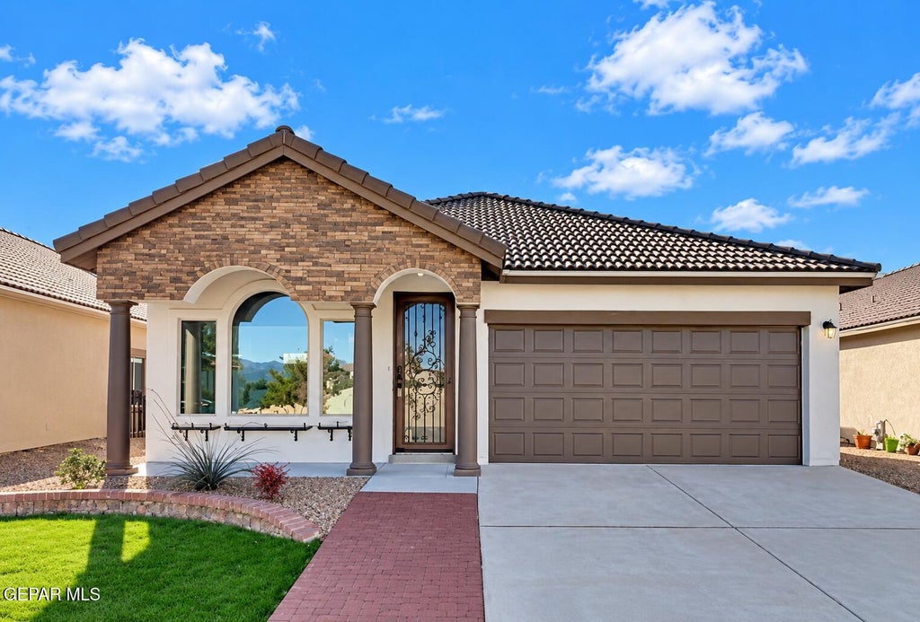 Photo of 528 CEDARWOOD Drive, El Paso, TX 79928 (MLS # 950933)