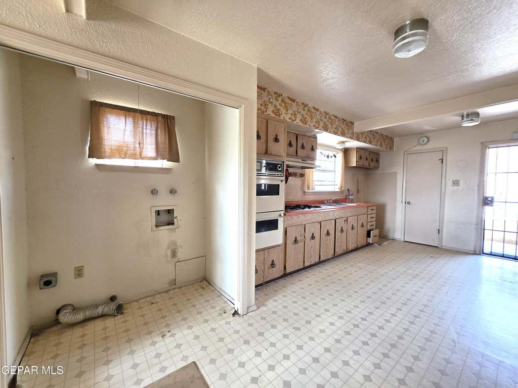 Photo of 2228 MURCHISON Drive, El Paso, TX 79930 (MLS # 949678)