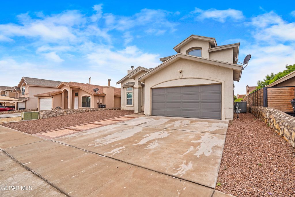 Photo of 433 CLAIBORNE Street, Horizon City, TX 79928 (MLS # 942092)