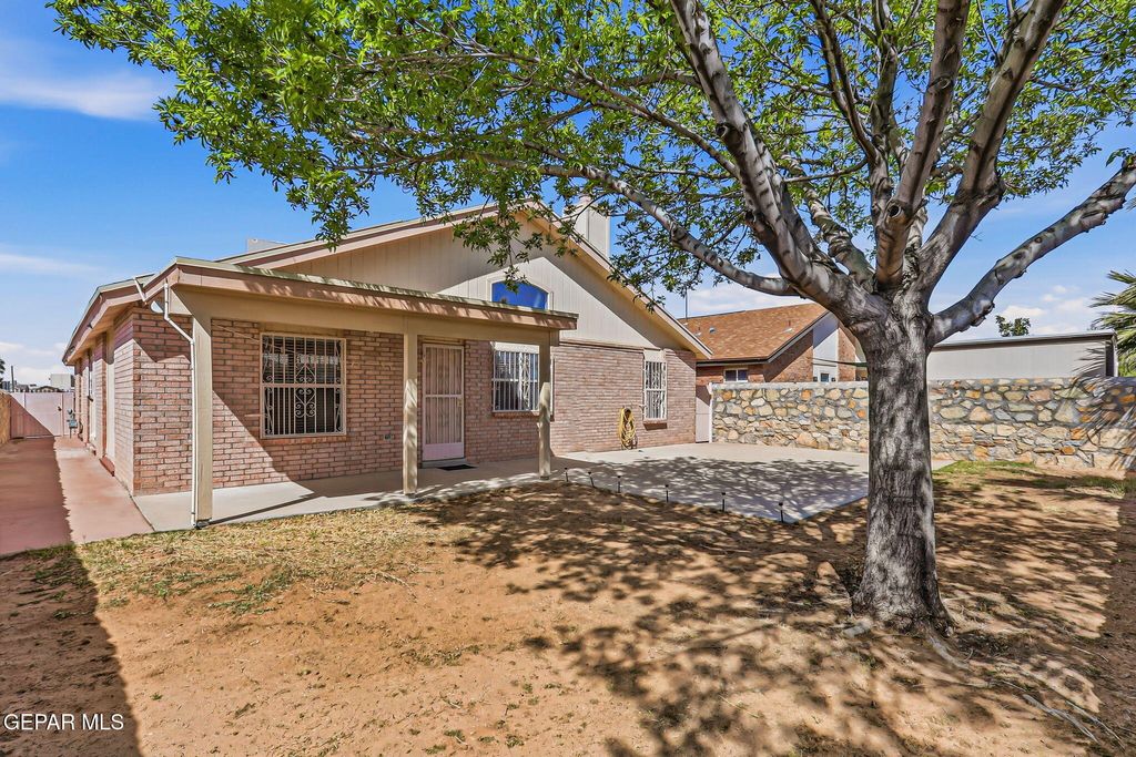 Photo of 3320 Tierra Nevada Drive, El Paso, TX 79938 (MLS # 941333)