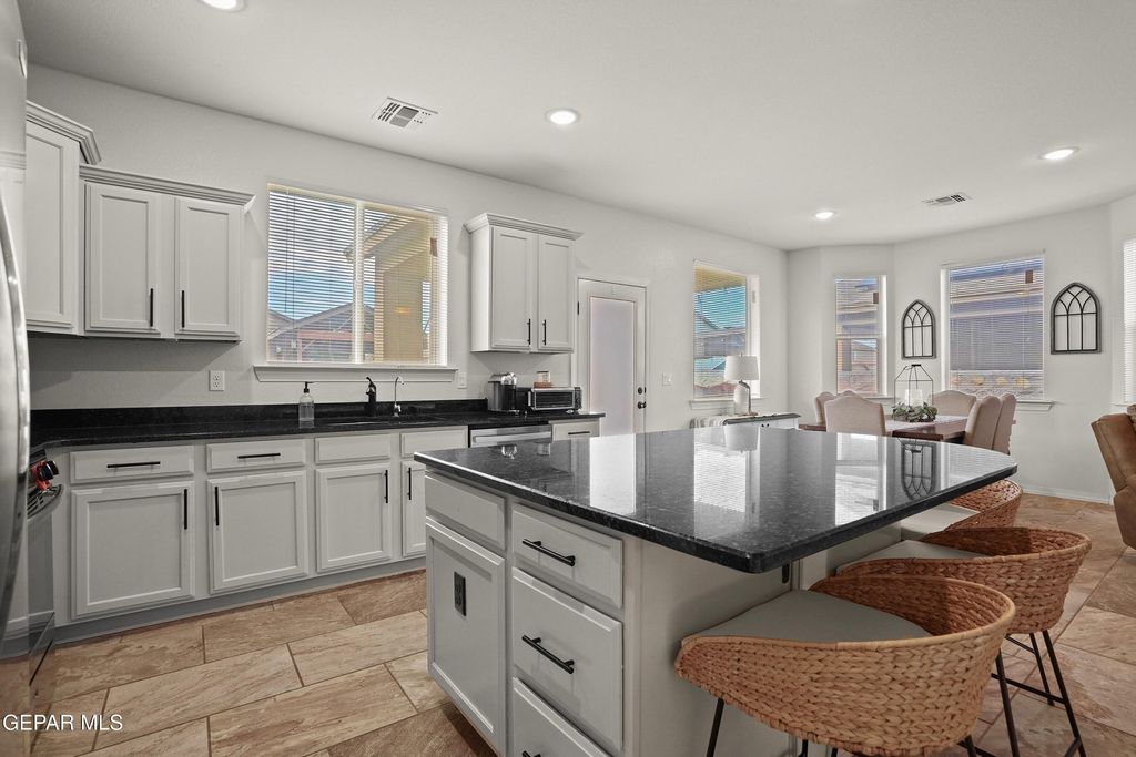 Photo of 230 GONZALO Circle, El Paso, TX 79932 (MLS # 942020)