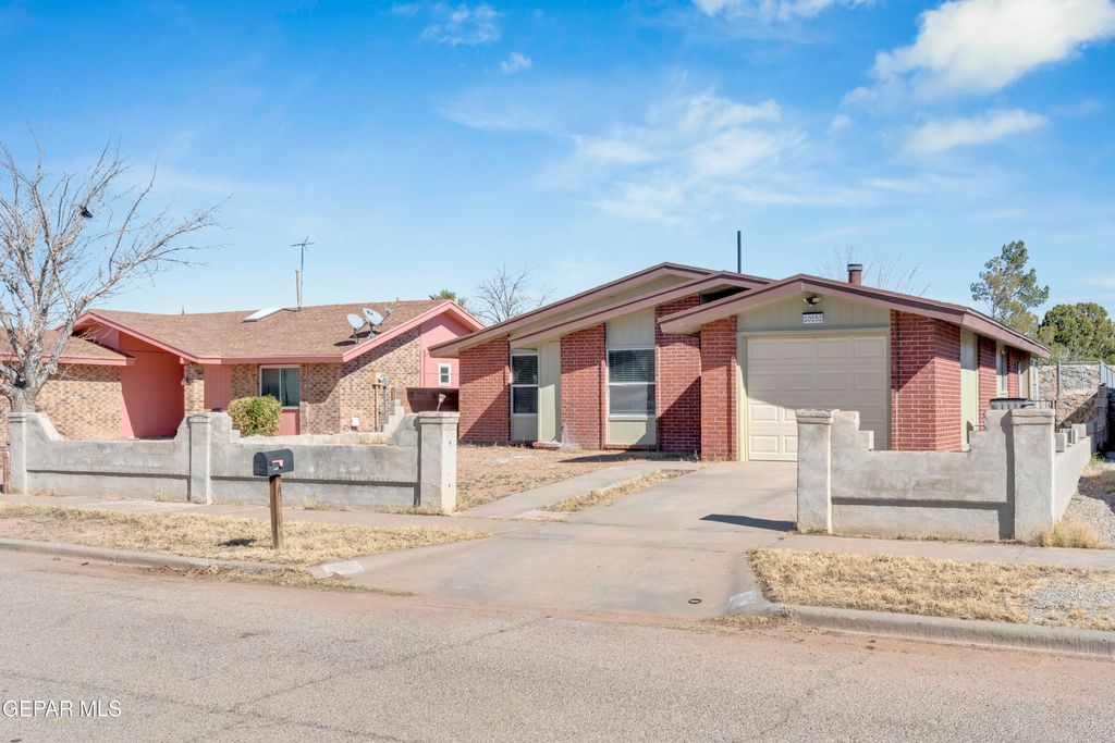 Photo of 10152 RACOON Drive, El Paso, TX 79924 (MLS # 938173)