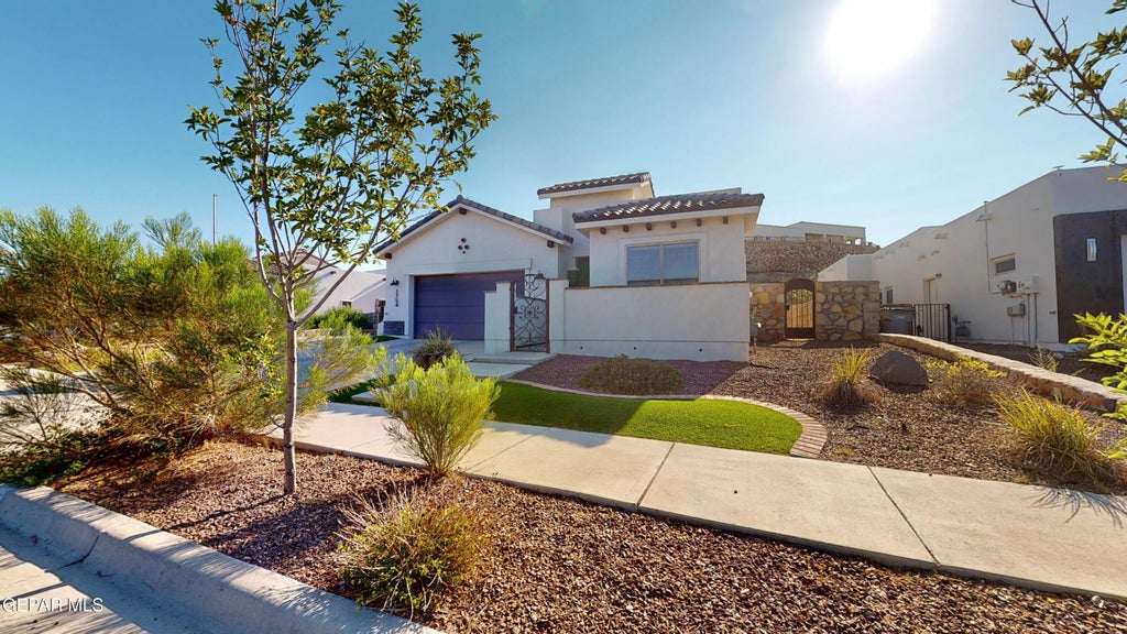 Photo of 1754 SIDESADDLE Drive, El Paso, TX 79911 (MLS # 947646)