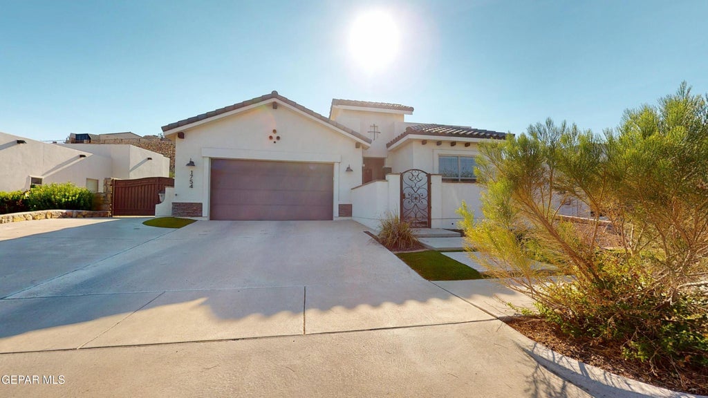 Photo of 1754 SIDESADDLE Drive, El Paso, TX 79911 (MLS # 947646)