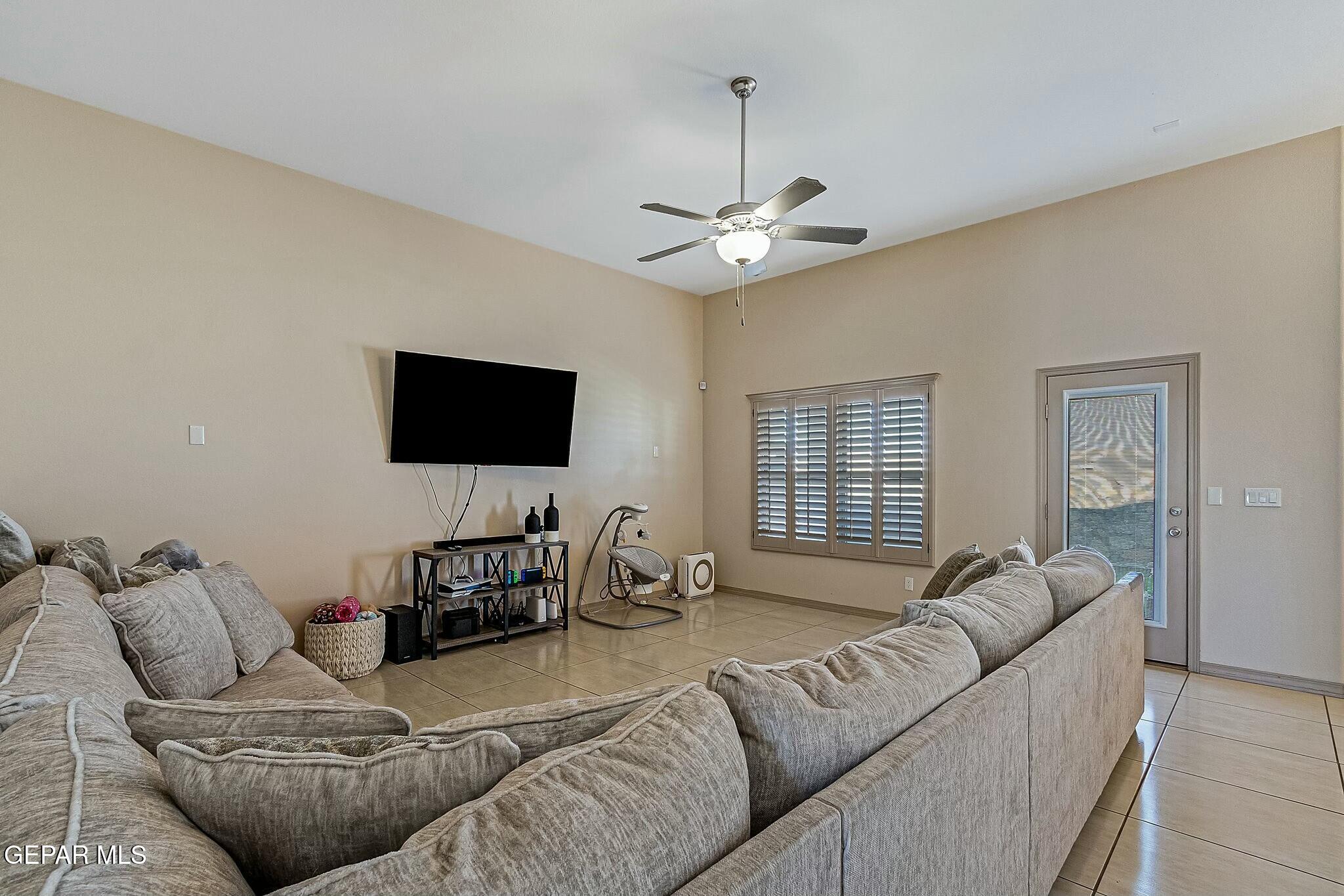 13677 HOLBECK Street