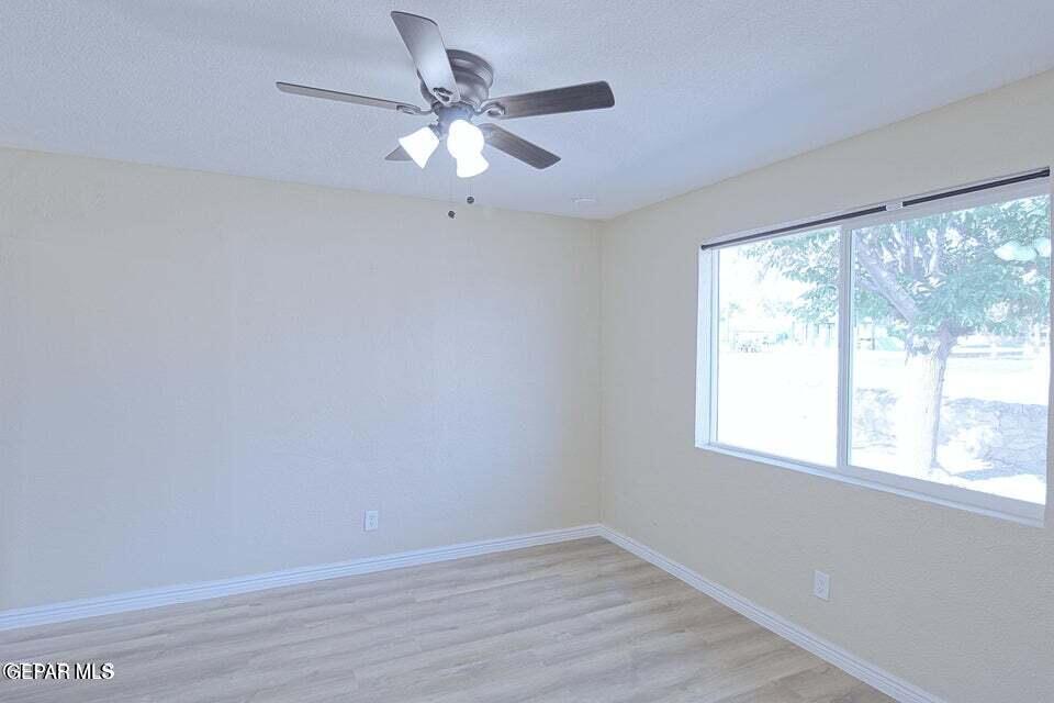 4433 E YANDELL Drive A & B