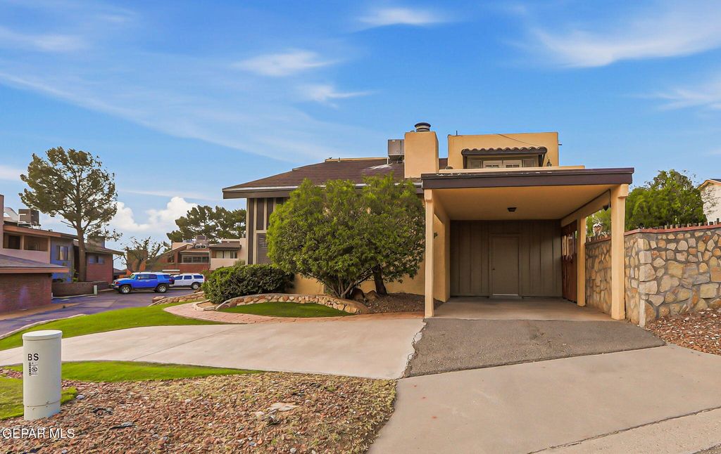 Photo of 504 TWIN OAKS Place, El Paso, TX 79912 (MLS # 946379)