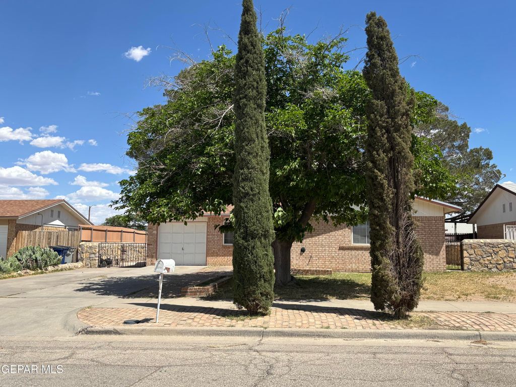 Photo of 3432 KILLEEN Place, El Paso, TX 79936 (MLS # 941883)