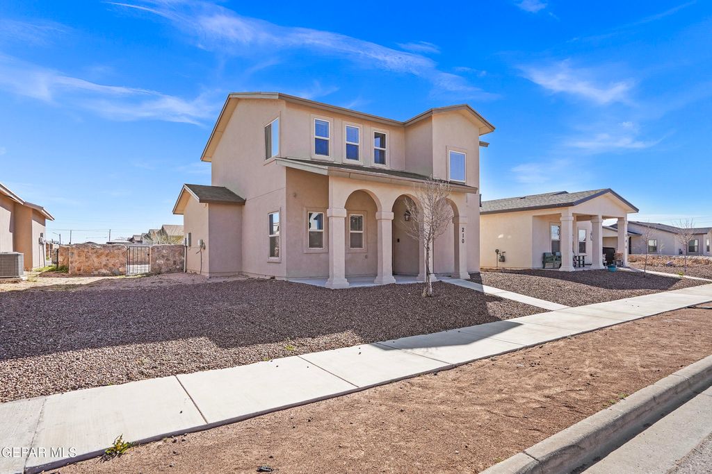 Photo of 210 Lago Maggiore Street, Horizon City, TX 79928 (MLS # 939003)