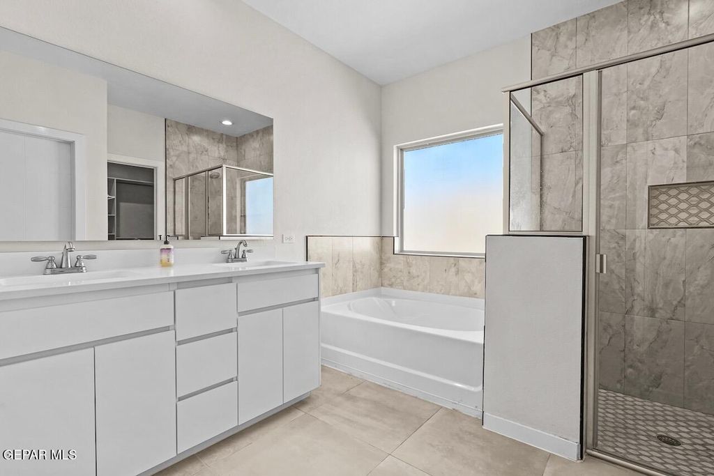 Photo of 12933 NIDD Avenue, Horizon City, TX 79928 (MLS # 940521)