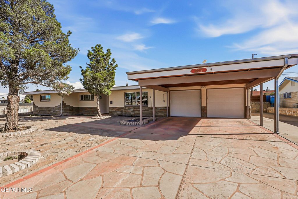 Photo of 10012 SINGAPORE Avenue, El Paso, TX 79925 (MLS # 941959)