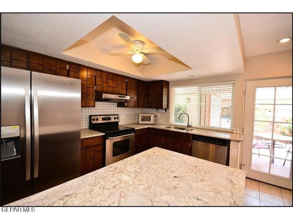 Photo of 211 MONTEBELLO Drive, El Paso, TX 79912 (MLS # 943233)