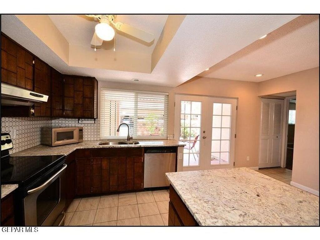 Photo of 211 MONTEBELLO Drive, El Paso, TX 79912 (MLS # 943233)