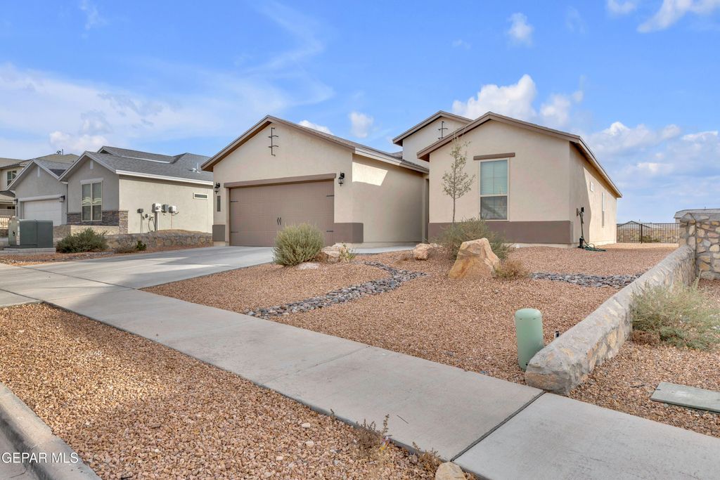 Photo of 7624 ENCHANTED RIDGE Drive, El Paso, TX 79911 (MLS # 937195)