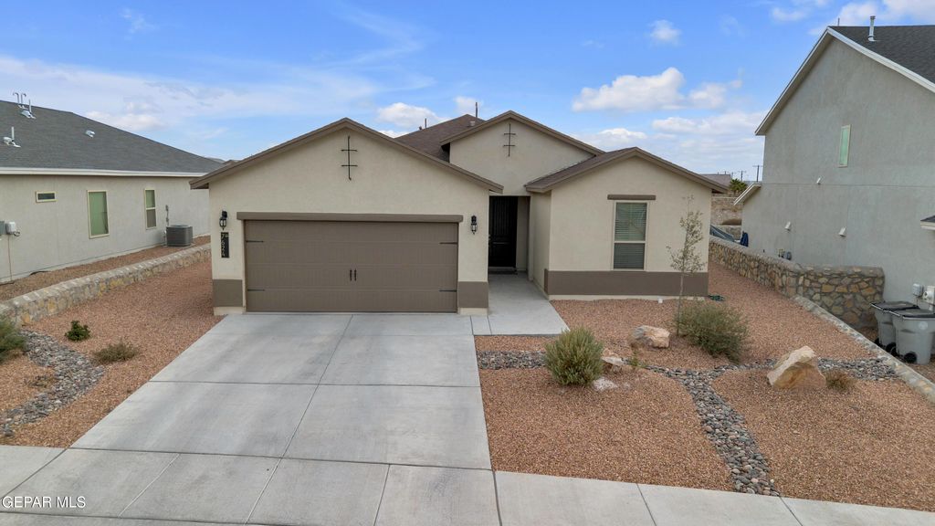 Photo of 7624 ENCHANTED RIDGE Drive, El Paso, TX 79911 (MLS # 937195)