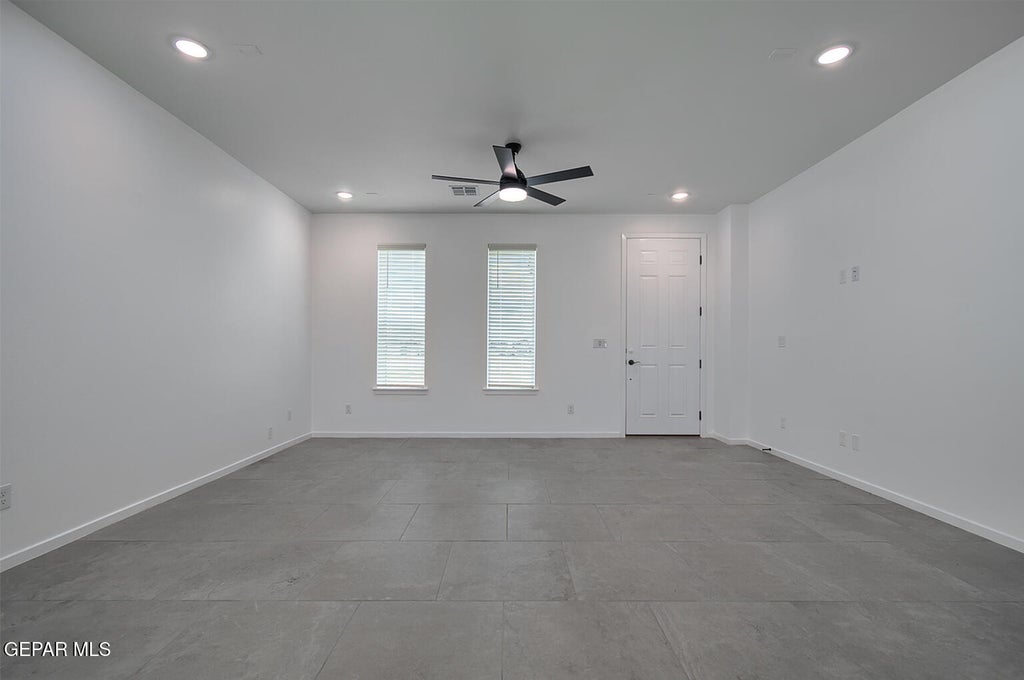 Photo of 13872 CAROLINA PONCE Avenue, Horizon City, TX 79928 (MLS # 946623)
