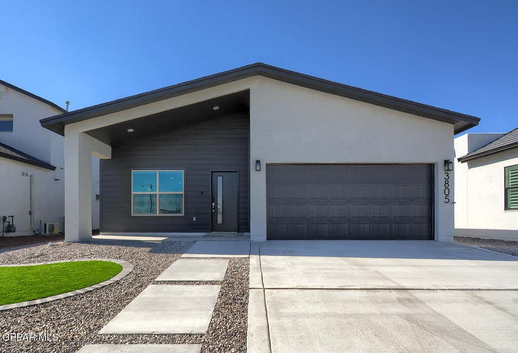 Photo of 13872 CAROLINA PONCE Avenue, Horizon City, TX 79928 (MLS # 946623)
