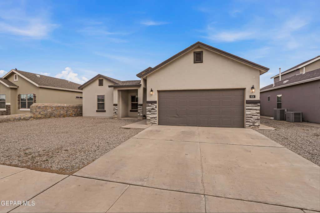 Photo of 624 David Ortiz Street, Socorro, TX 79927 (MLS # 947842)