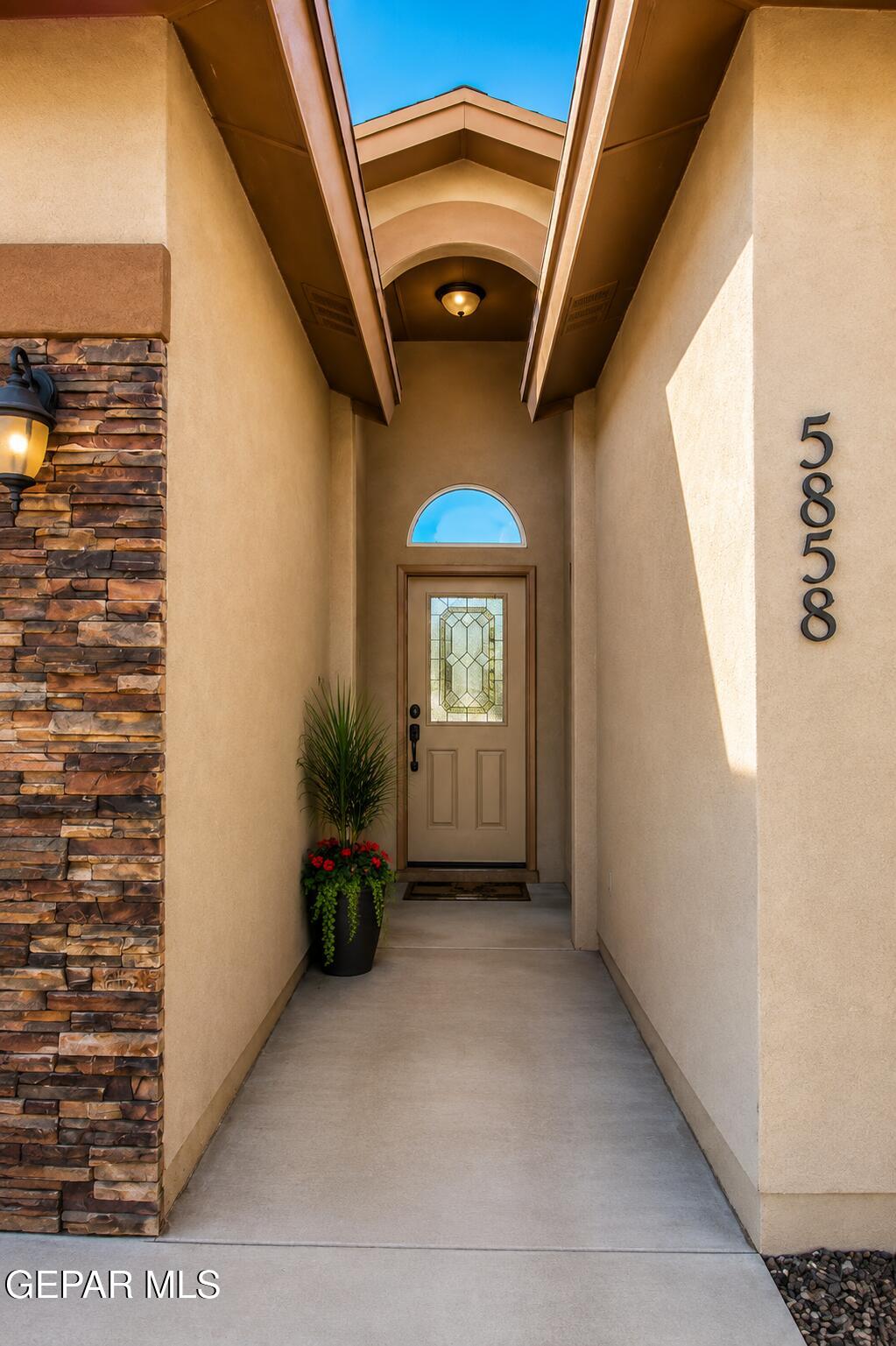 Photo of 5858 LAURENSITO Street, Sunland Park, NM 88008 (MLS # 950245)