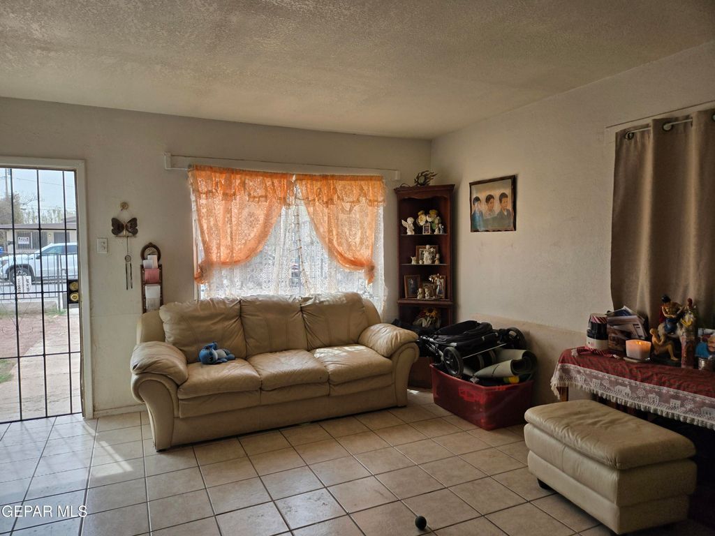 Photo of 3415 RIVERA Avenue, El Paso, TX 79905 (MLS # 940888)