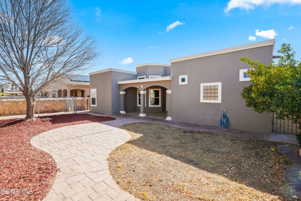 Photo of 14737 Cactus Ridge Lane, Horizon City, TX 79928 (MLS # 937855)