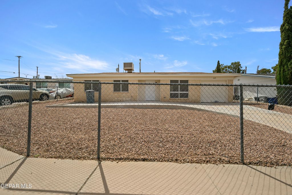Photo of 2109 FEBRERO Drive, El Paso, TX 79935 (MLS # 942815)