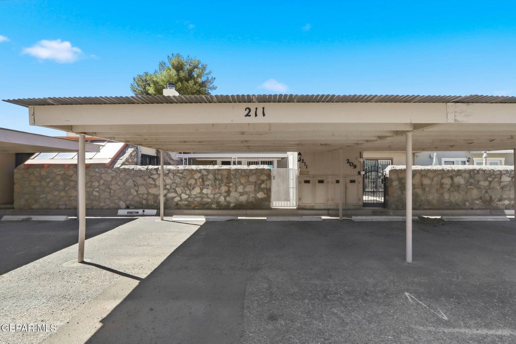 Photo of 211 MONTEGO BAY Drive, El Paso, TX 79912 (MLS # 941007)