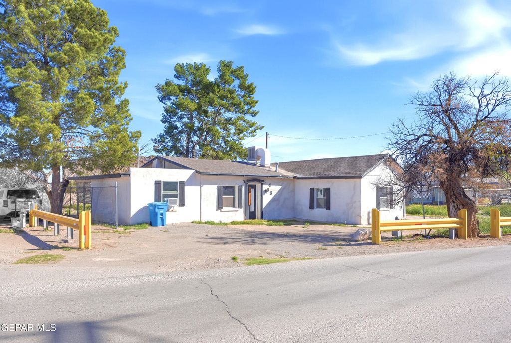 Photo of 495 BUFORD Road, Socorro, TX 79927 (MLS # 941255)