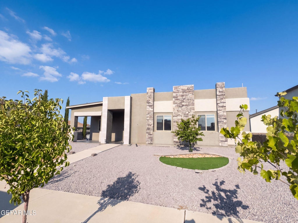 Photo of 2801 MARIA CASAS Street, El Paso, TX 79938 (MLS # 949906)