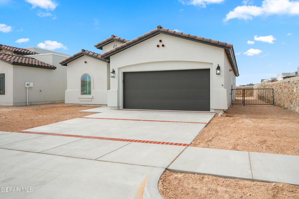 Photo of 916 Raegil Street, El Paso, TX 79928 (MLS # 936573)