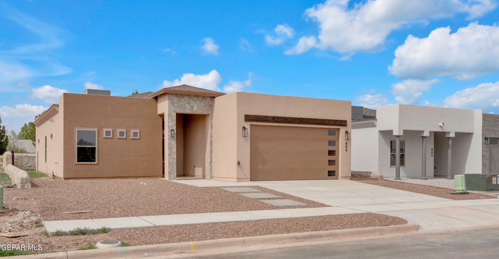 Photo of 605 San Carlos Court, Fabens, TX 79838 (MLS # 940570)