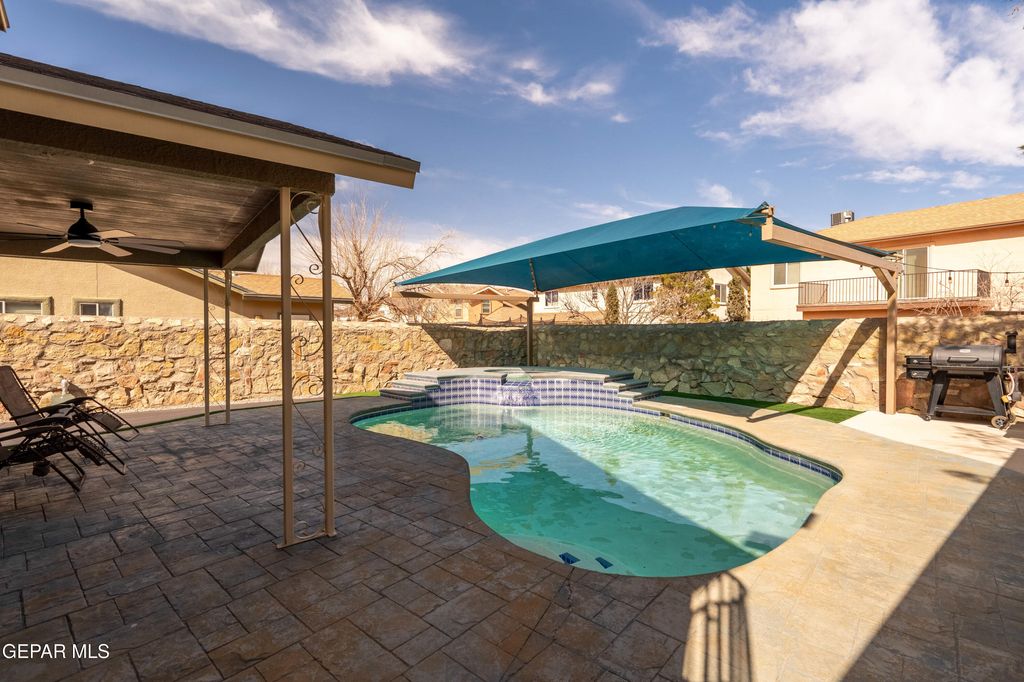 Photo of 13745 Paseo Del Mar Drive, Horizon City, TX 79928 (MLS # 941309)