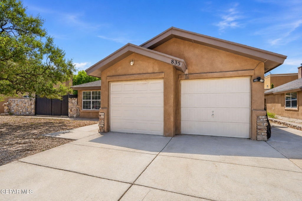 Photo of 835 SUN CITY PARK Court, El Paso, TX 79932 (MLS # 950451)