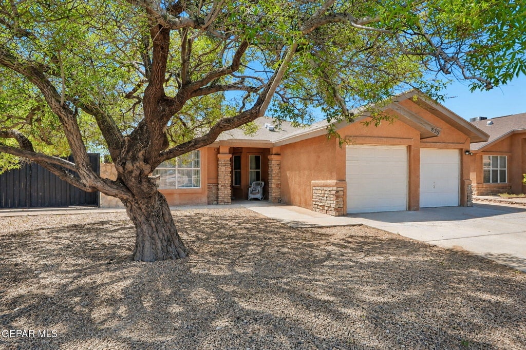 Photo of 835 SUN CITY PARK Court, El Paso, TX 79932 (MLS # 950451)