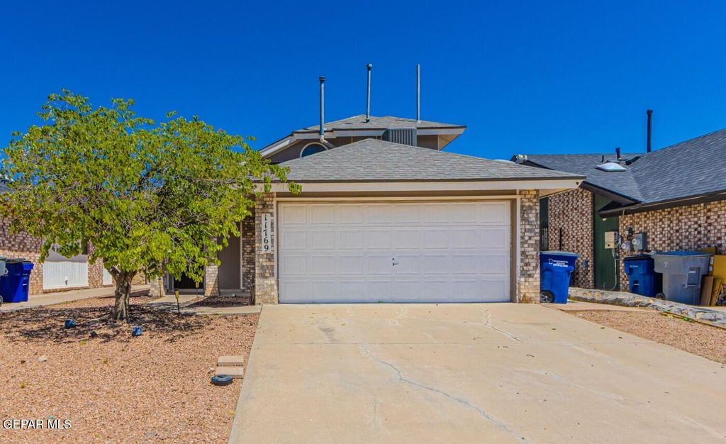 Photo of 11769 ROYAL BANNER Lane, El Paso, TX 79936 (MLS # 942993)