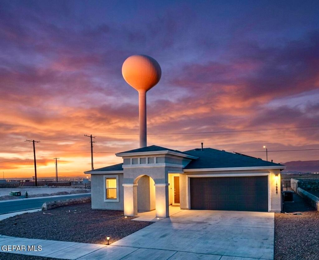 Photo of 14664 Holly Blue Avenue, Horizon City, TX 79928 (MLS # 940732)