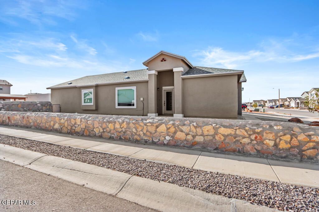 Photo of 13960 Lago Vista Avenue, El Paso, TX 79938 (MLS # 935580)