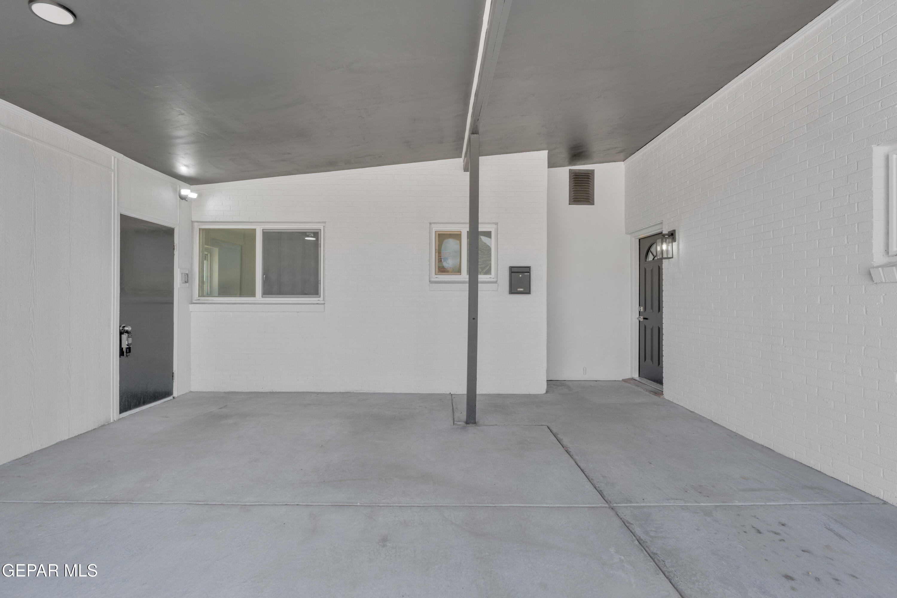 5106 ANTONIO Avenue
