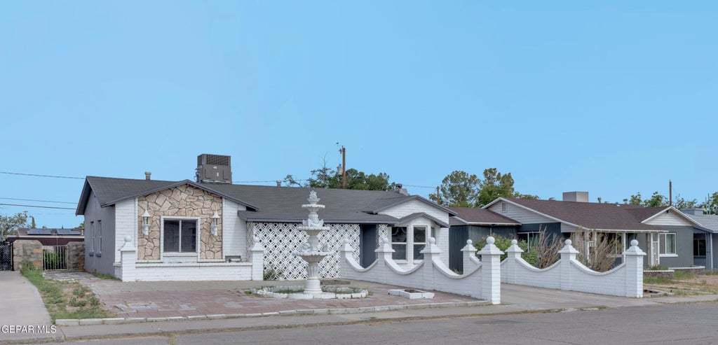Photo of 816 RICHARD Drive, El Paso, TX 79907 (MLS # 946638)