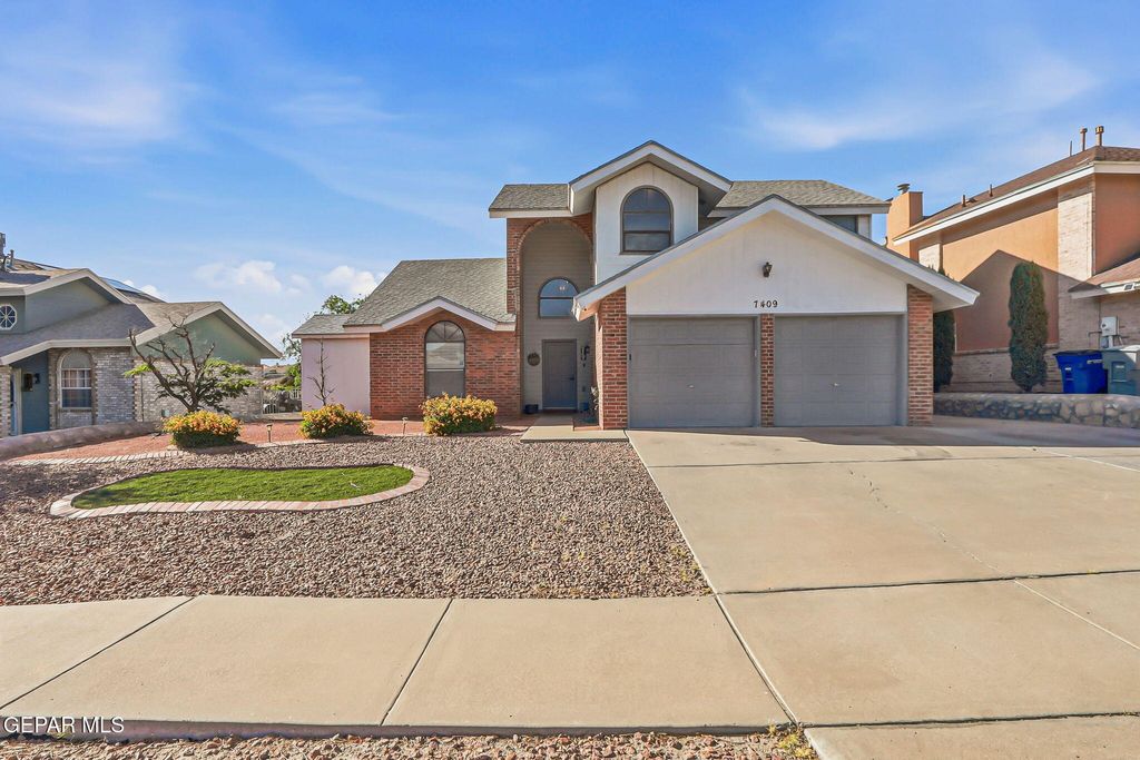 Photo of 7409 MISSION VIEJO Drive, El Paso, TX 79912 (MLS # 943652)