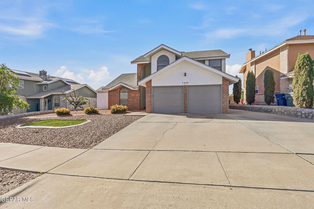 Photo of 7409 MISSION VIEJO Drive, El Paso, TX 79912 (MLS # 943652)